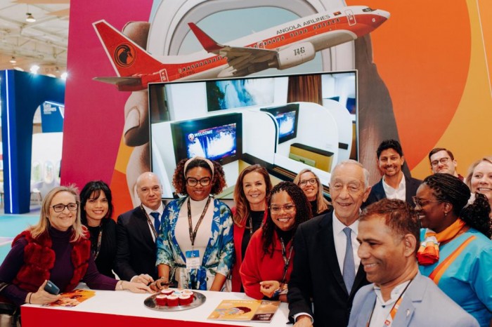 TAAG promove destinos da África e Brasil na BTL 1 Marcelo Rebelo de Sousa, Presidente de Portugal, no stand da TAAG na BTL (Foto: divulgação)