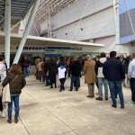 Público final faz fila para comprar ingresso