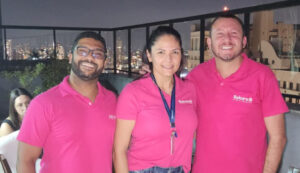 Rafael Albinati, Karine Duarte - gerentes CWB com Wagner Chaves, CEO - Sakura