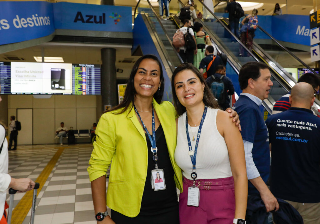 Raquel Possani e Vanessa Momosaki, da Azul