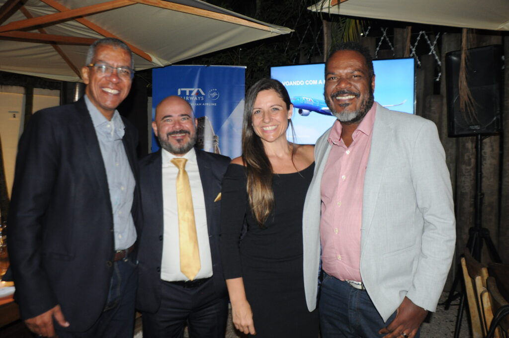 Reifer Junior, da BeFly, Murilo Cassino e Sheila Fontana, da ITA, e Jackson Soares, da BeFly