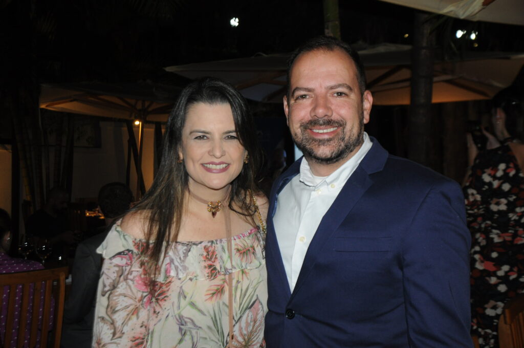 Rodrigo Martinez e Jaqueline Ledo, da CVC