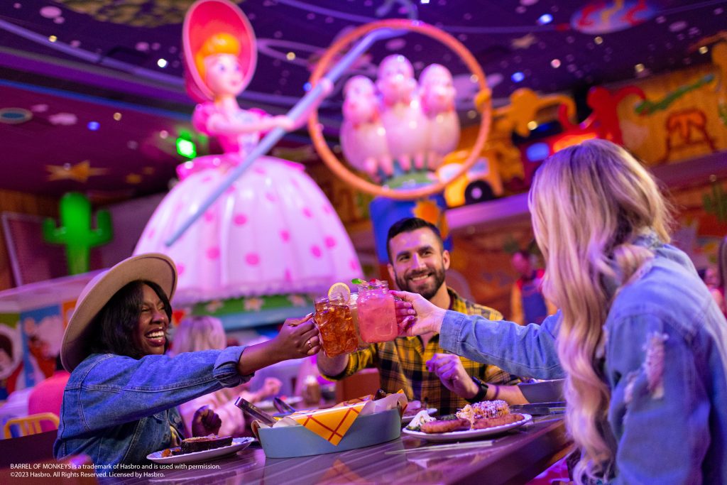 Roundup Rodeo BBQ 4 Disney inaugura restaurante temático de 'Toy Story' no próximo dia 23 de março; veja fotos