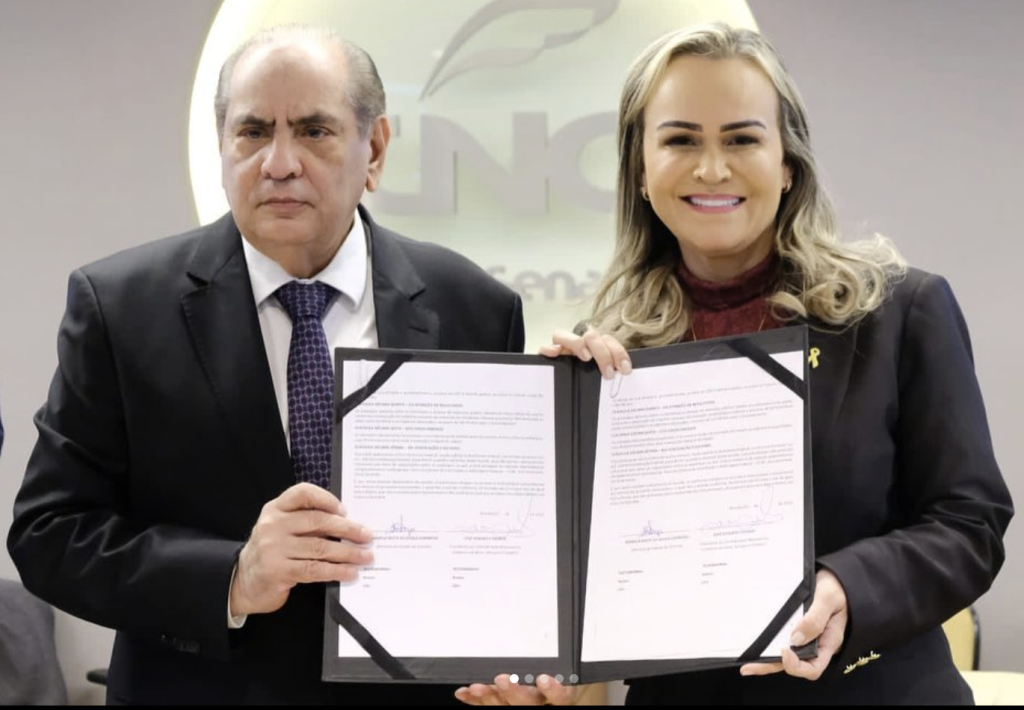José Roberto Tadros, presidente da CNC, e Daniela Carneiro, ministra do Turismo (Reprodução/Instagram)