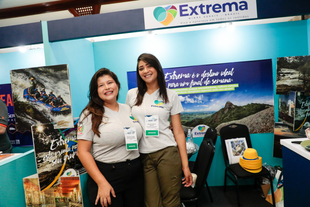 Suellen Oliveira e Mayara Shirley, secretaria de turismo de Extrema