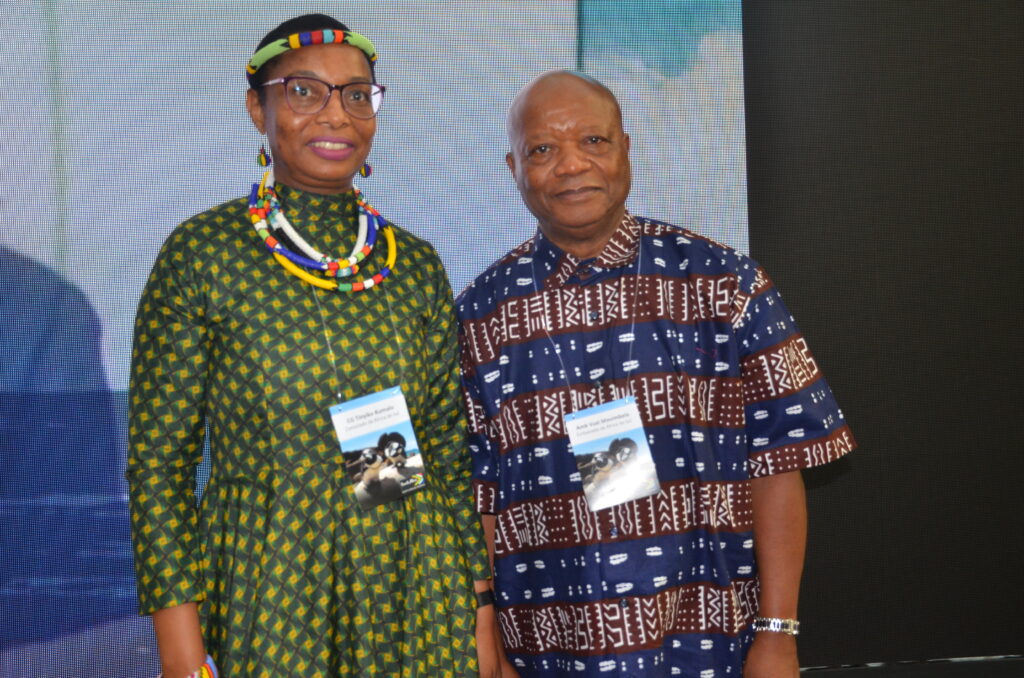 Vusi Mavimbela e GC Tinyiko Kumalo do Consulado da Africa do Sul 1 Trade Show da África do Sul capacita cerca de 200 agentes em São Paulo; fotos
