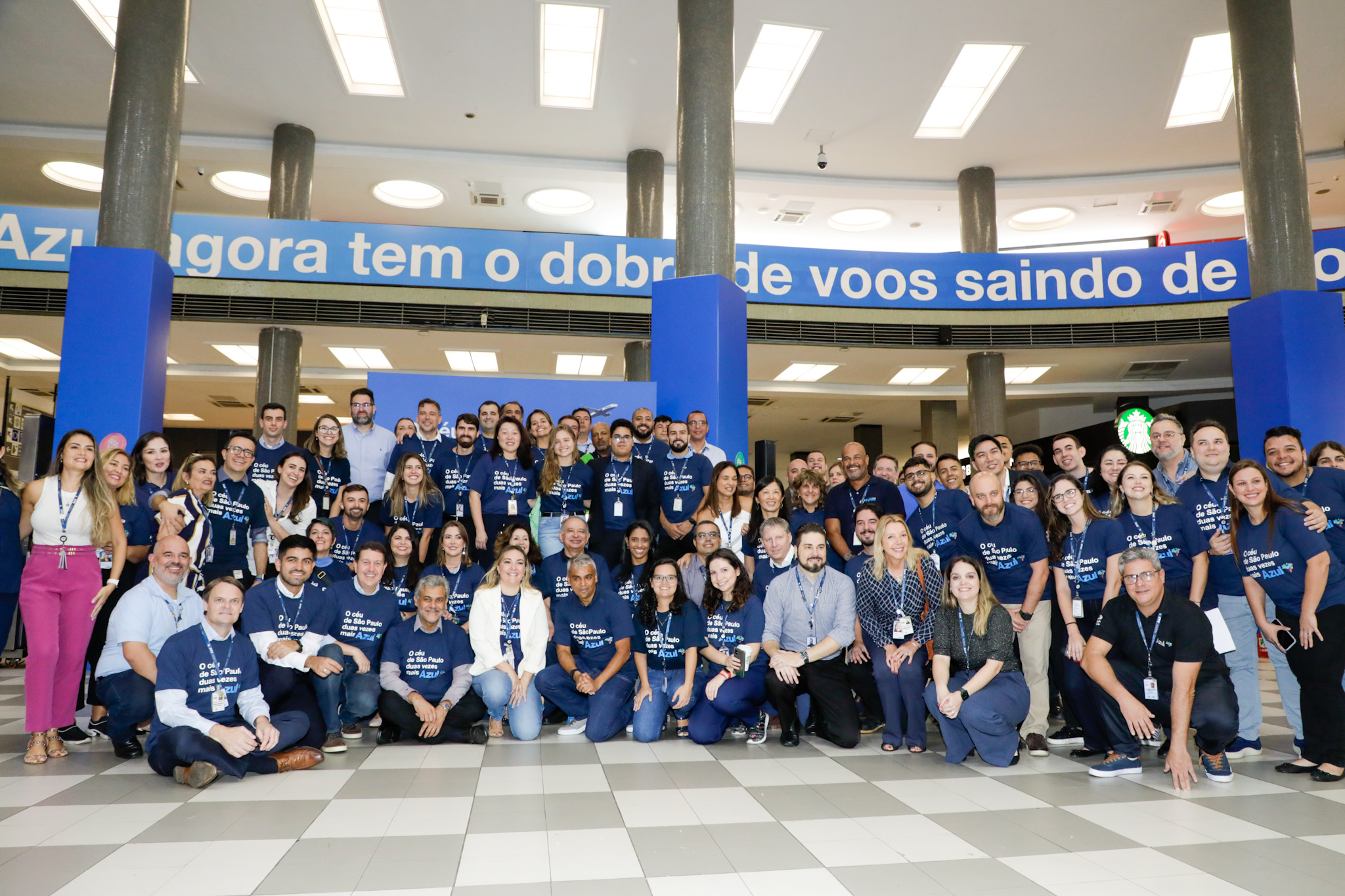Time da Azul no aeroporto de Congonhas Time da Azul no aeroporto de Congonhas