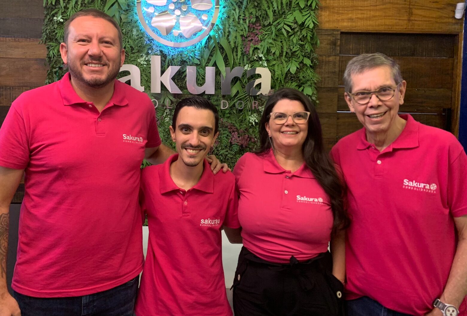 Wagner Chaves CEO Denis Lentini Gerente terrestre Kati Rodrigues Gerente Suporte comercial e Cassio Oliveira Diretor SAKURA e1679068252724 Sakura anuncia novo gerente de produtos terrestres e parceria para ampliar turismo rodoviário