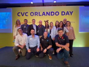 Representantes da CVC Corp e Visit Orlando, além de Universal Orlando Resorts, Sea World Parks & Entertainment, Walt Disney World Resorts, Kennedy Space Center e Brightline abriram o evento