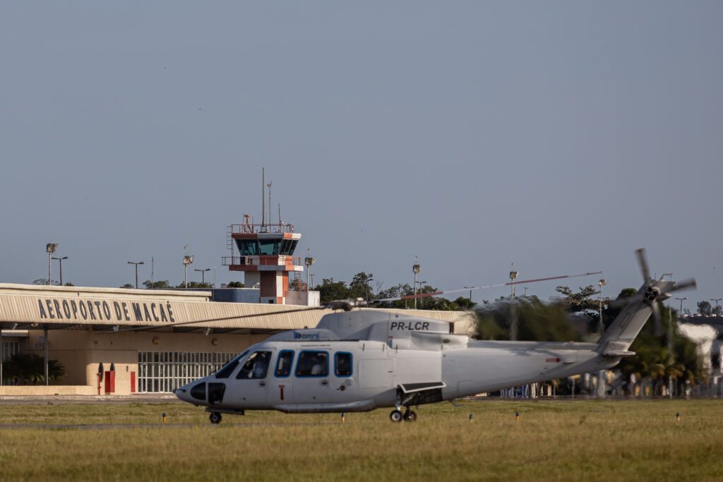 Aeroporto de Macaé (RJ) ganhará nova pista com capacidade para receber jatos Embraer 195 Aeroporto de Macaé (RJ) ganhará nova pista com capacidade para receber jatos Embraer 195