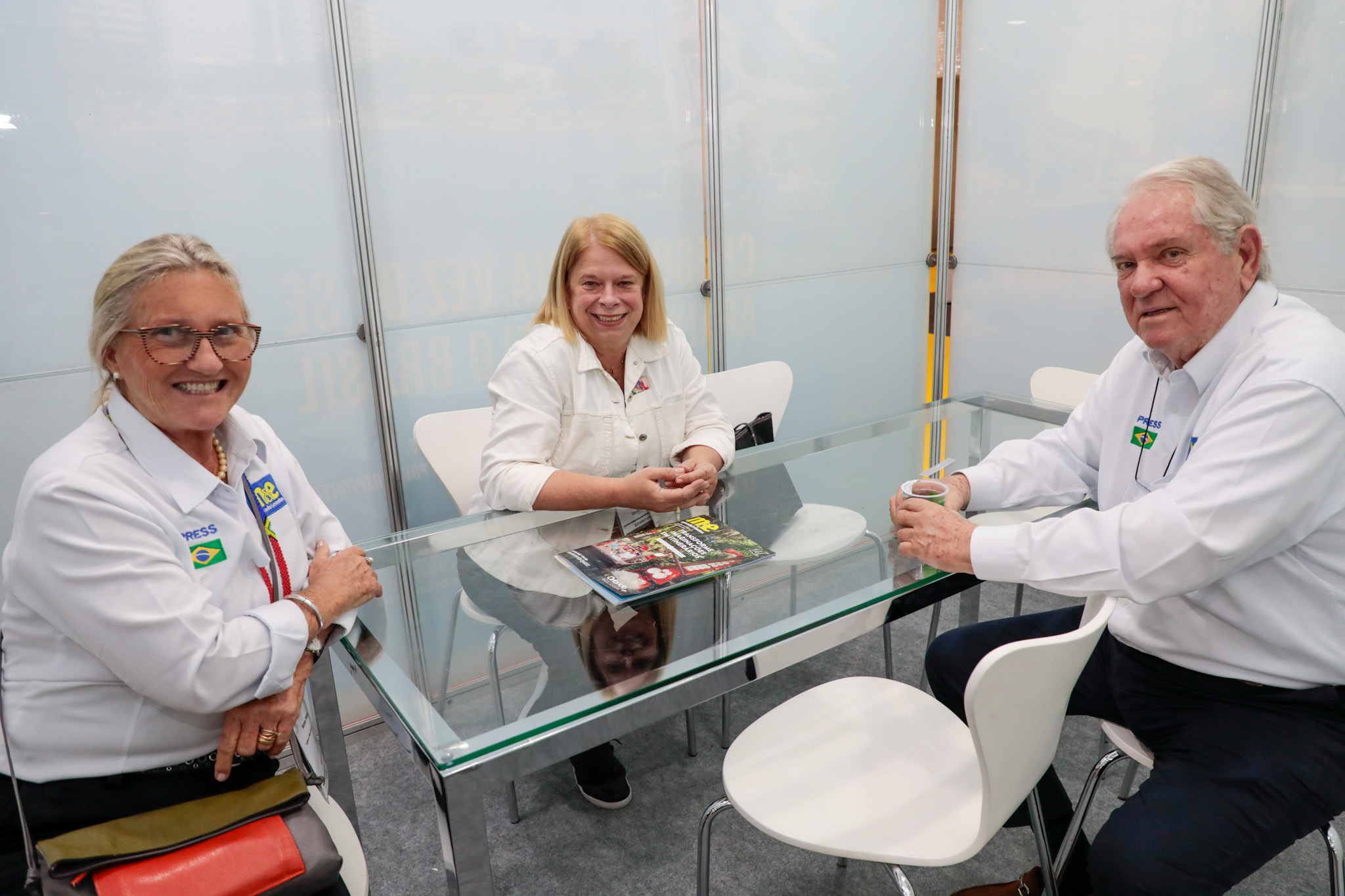 Adriana Homem de Carvalho, Fecomercio, entre Rosa Masgrau e Roy Taylor, do M&E Adriana Homem de Carvalho, Fecomercio, entre Rosa Masgrau e Roy Taylor, do M&E