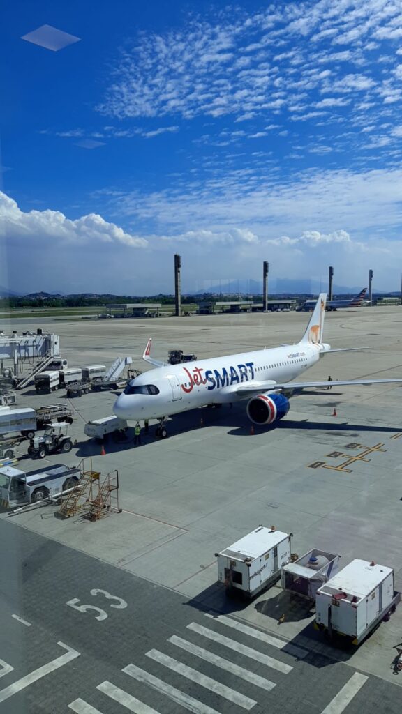 Aeronave da JetSmart no Aeroporto do Galeão
