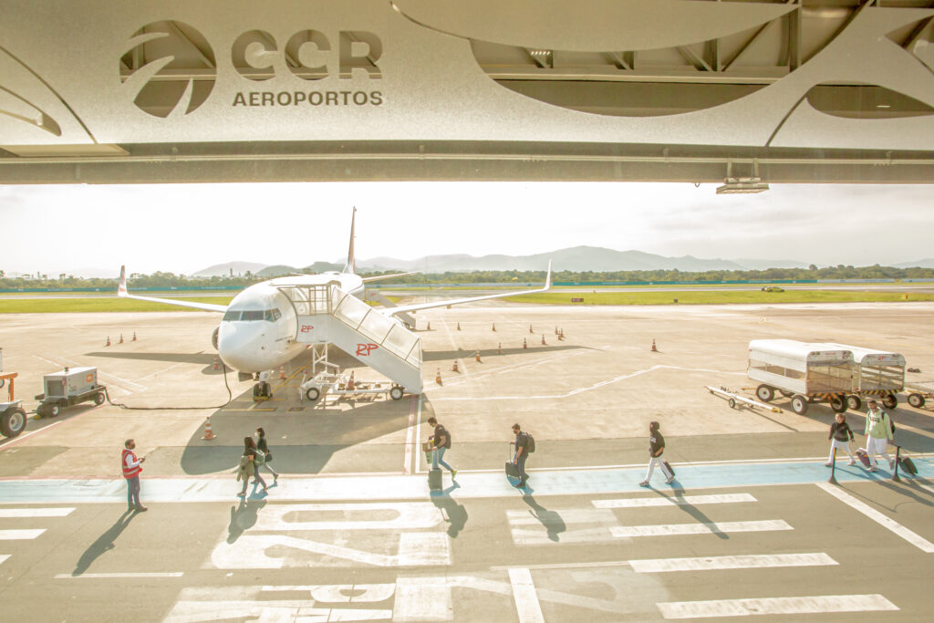 Aeroporto Navegantes desembarque divulgação ccr Navegantes espera mais de 30 mil pessoas neste feriadão de Tiradentes