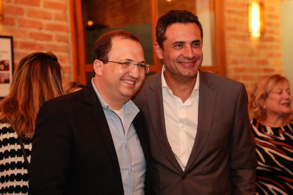 Anderson Serafim, da Azul, e Carlos Antunes, da TAP
