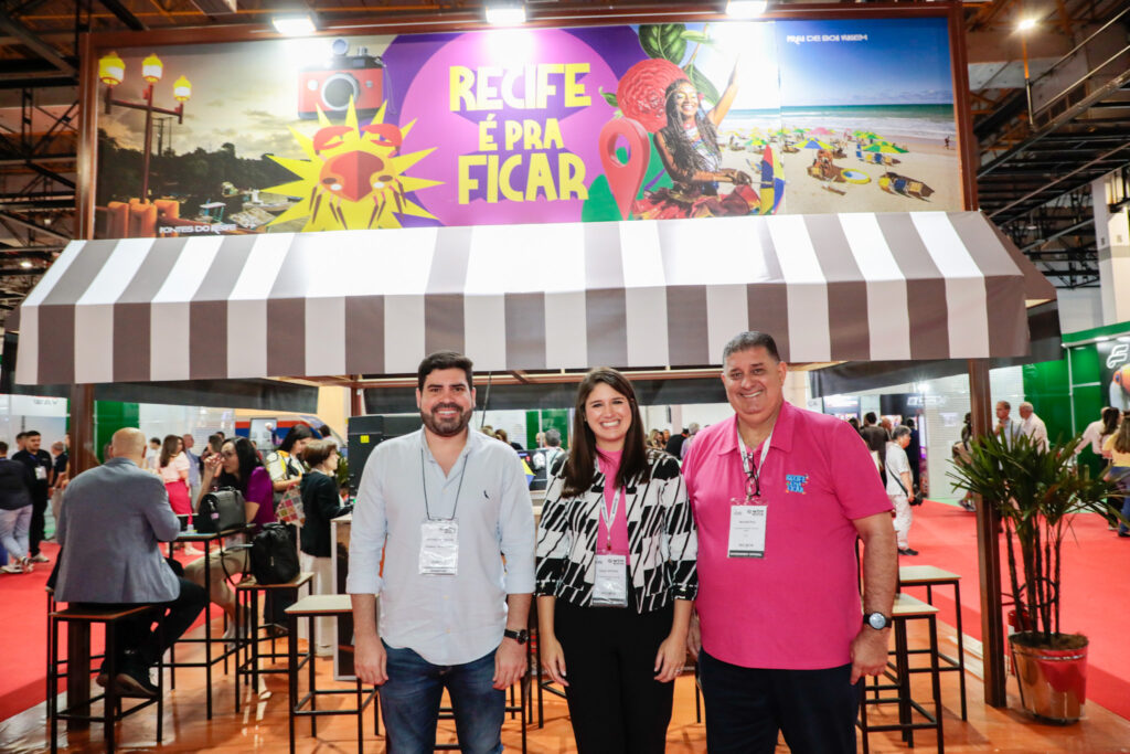 Antônio Rodrigues, da Empetur, Cacau de Paula, secretaria de Turismo do Recife, e Mustafa Dias, Setur-Recife