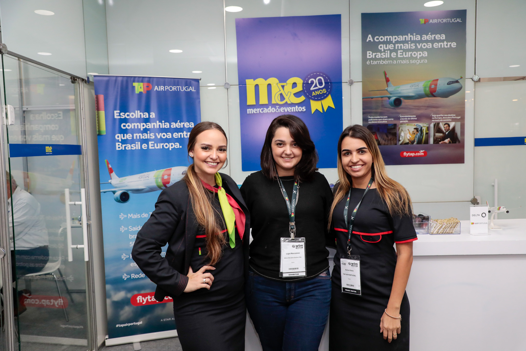 Bruna Moreira, Lígia Marcomini, e selei-me Viana, da TAP Bruna Moreira, Lígia Marcomini, e selei-me Viana, da TAP