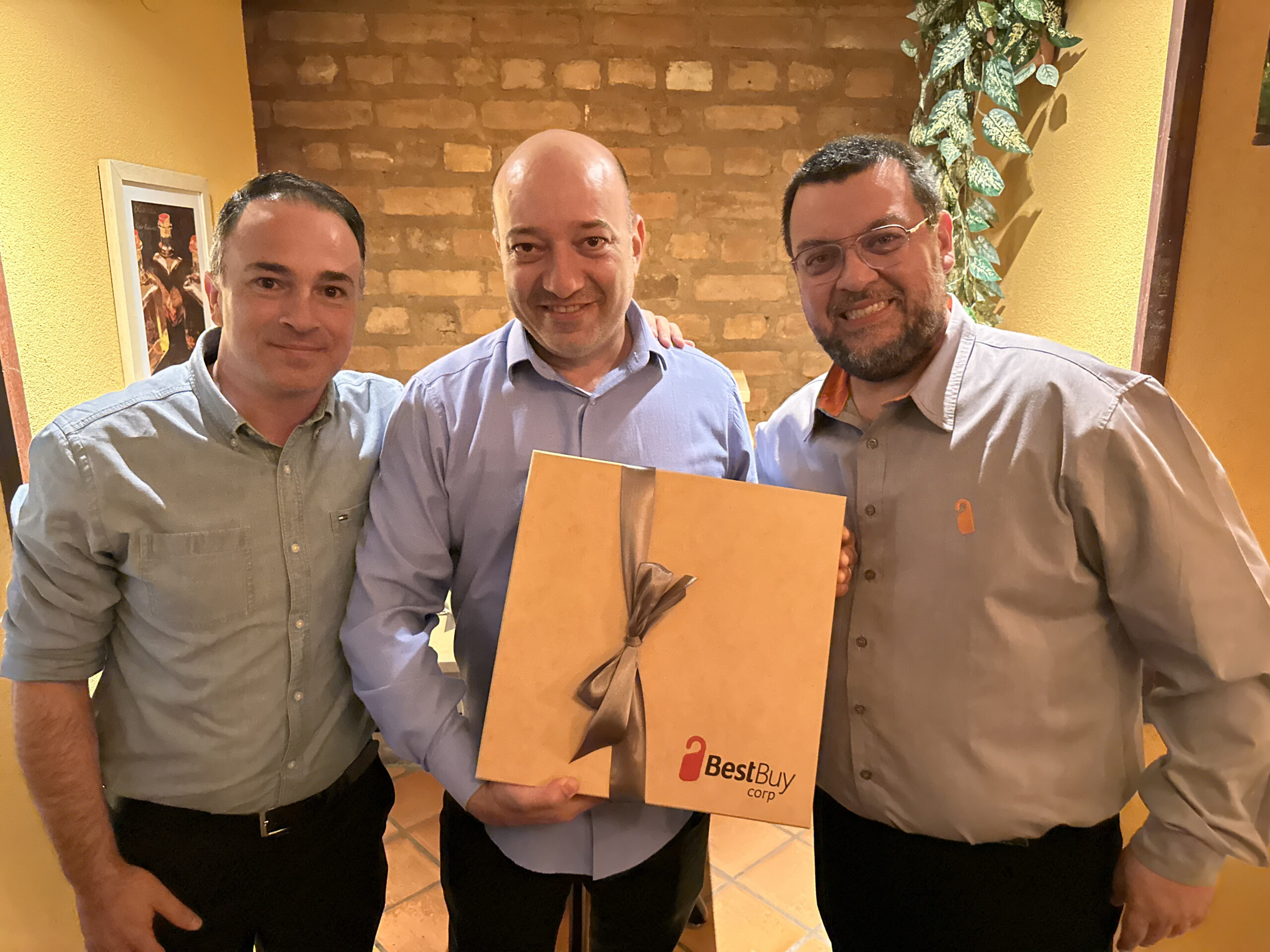 Cadu (BestBuy Travel), Demétrius Miguel (Dynamic Travel) e Fernando Gimenez (BestBuy Travel) Cadu (BestBuy Travel), Demétrius Miguel (Dynamic Travel) e Fernando Gimenez (BestBuy Travel)