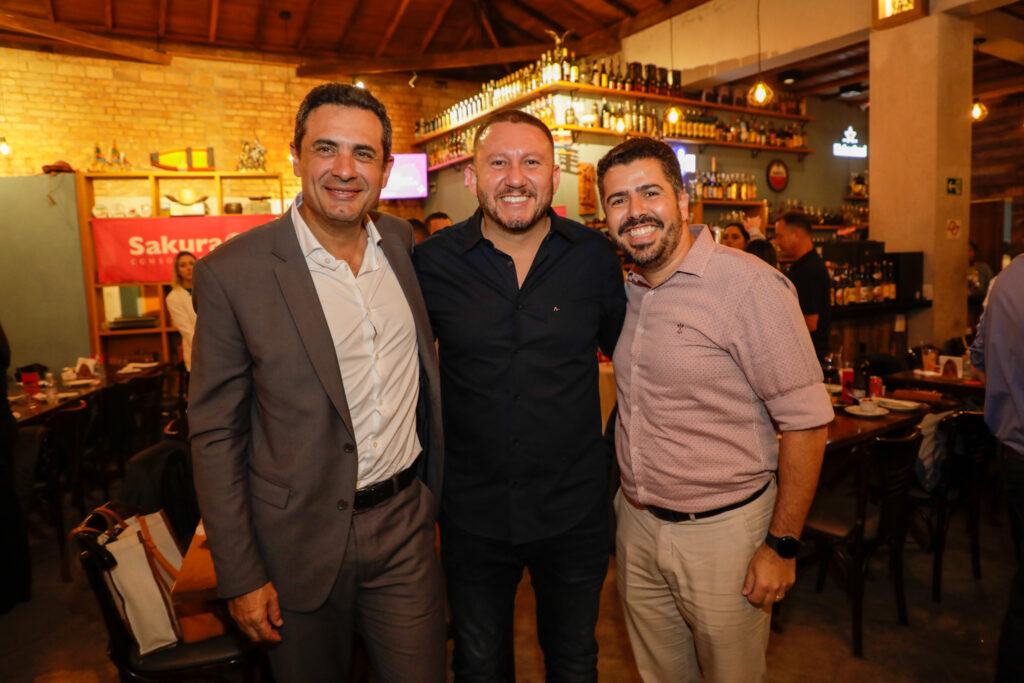 Carlos Antunes, da TAP, Wagner Chaves, da Sakura, e Raphael de Lucca, da Copa Airlines