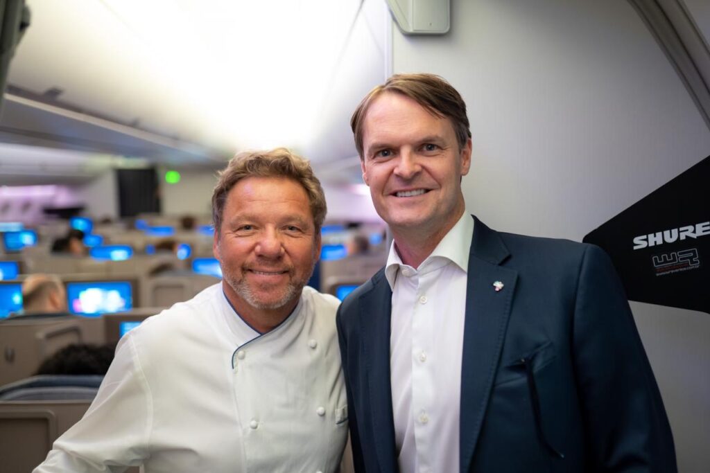 Azul e chef Claude Troigros apresentam os novos pratos dos voos internacionais; fotos Azul e chef Claude Troigros apresentam os novos pratos dos voos internacionais; fotos