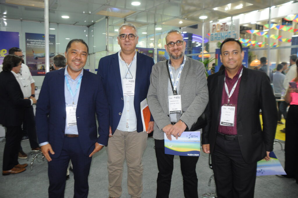 Claudio Junior, do BTM, Miguel Selma, da Dunas Travel, Mohamed Ammar, da Alliance DMC Jordânia, e Josué Silva, da Hello Connections