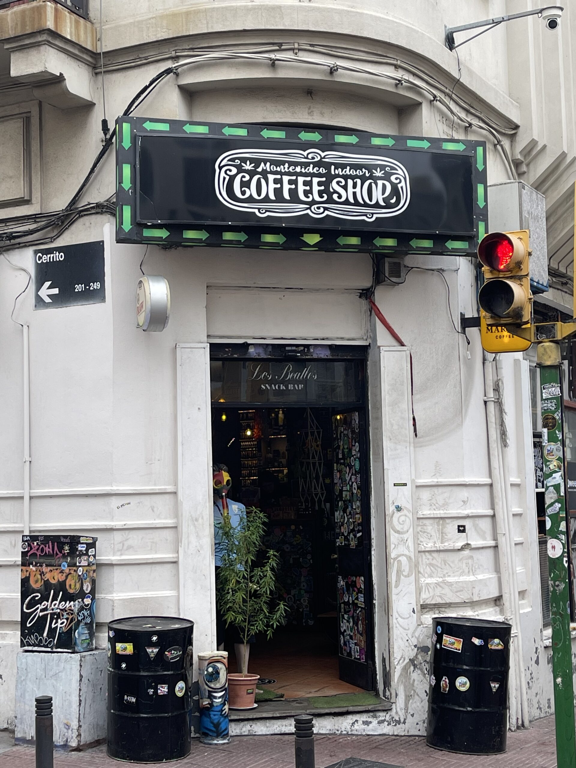 Consumo da maconha no Uruguai não é liberado para turistas Consumo da maconha no Uruguai não é liberado para turistas