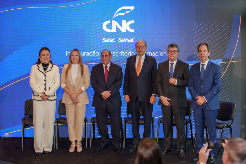 Com presença de autoridades, CNC inaugura oficialmente seu primeiro escritório na Europa Com presença de autoridades, CNC inaugura oficialmente seu primeiro escritório na Europa