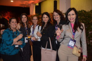 Nicole Placencio, da Seralago Hotel & Suites, Alicia Diaz, da Merlin Entertainments, Gabriela de Oliveira, da Bonotel, Carolyn Corrigan, de Miami, Jolanda Nozario, da Bonotel e Andreia Harris, da Discover Destinations