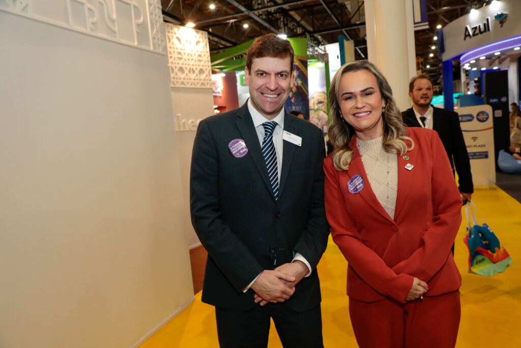 Daniel Zanetti, da WTM-LA, e Daniela Carneiro, ministra do Turismo