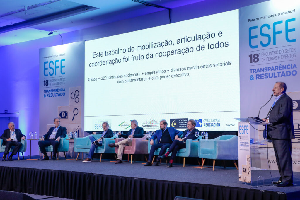 Edmar Bull, Ibrahim Georges, Orlando de Souza, Carlos Prado, Guilherme Paulus, Otávio Neto, e Toni Sando no painel do Esfe