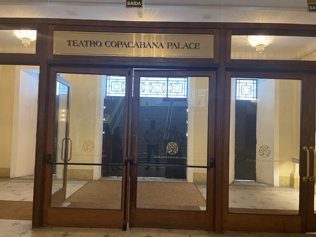 Entrada do Teatro do Copacabana Palace Entrada do Teatro do Copacabana Palace