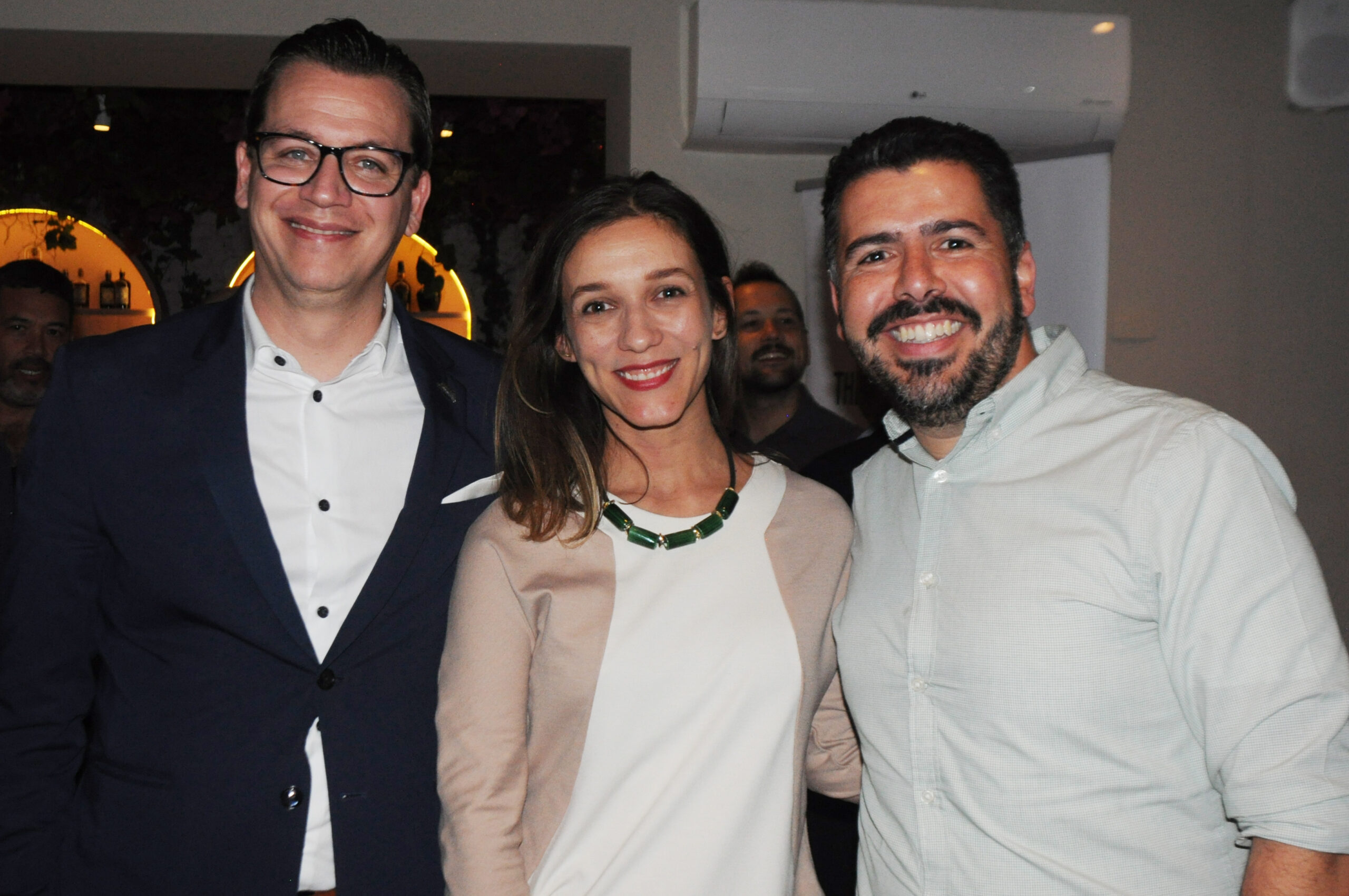 Erick Garnica, de Palm Beaches, Luise Sanches, da Aviareps, e Raphael de Lucca, da Copa Airlines Erick Garnica, de Palm Beaches, Luise Sanches, da Aviareps, e Raphael de Lucca, da Copa Airlines