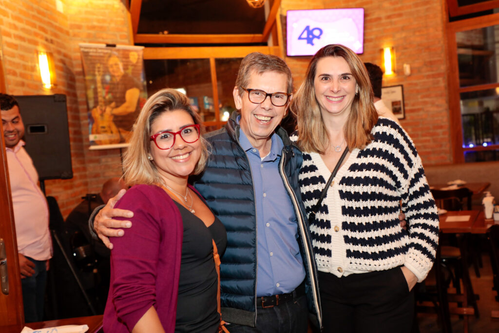 Francys Rivas, da Qatar Airways, Cássio Oliveira, da Sakura, e Mariana Trevisan, da United