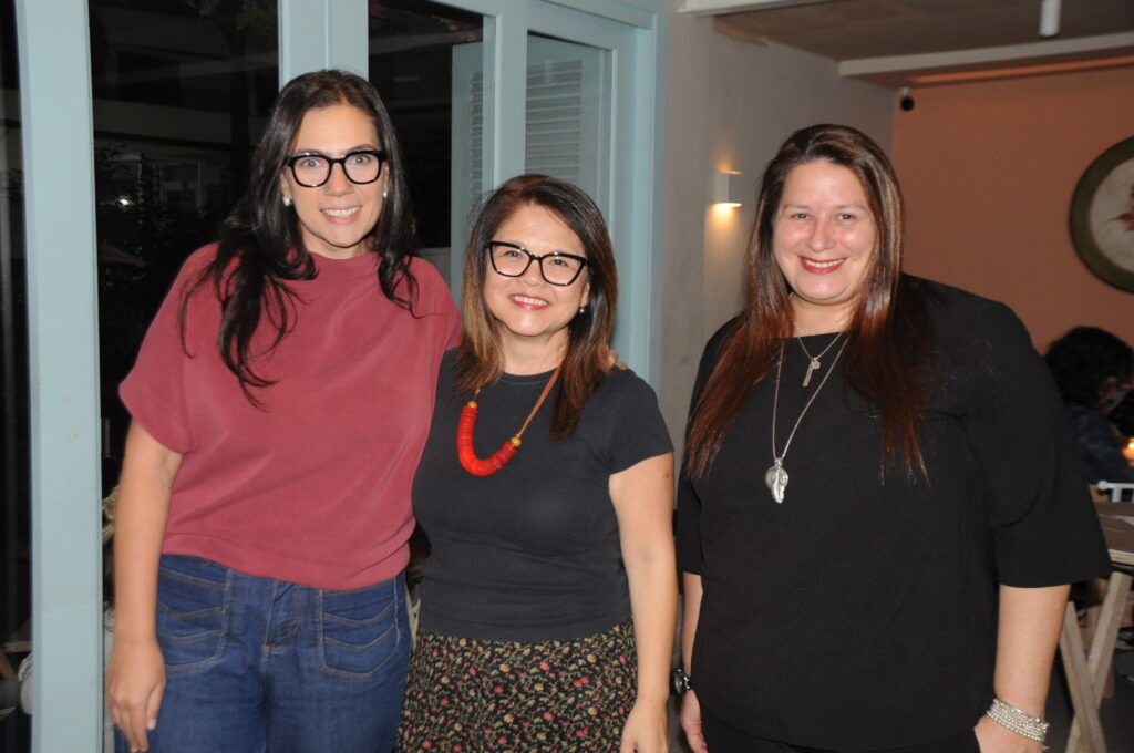 Giovanna Paulineli e Kimie Finardi, da Orinter, com Rafaela Brown, do Visit Florida Giovanna Paulineli e Kimie Finardi, da Orinter, com Rafaela Brown, do Visit Florida