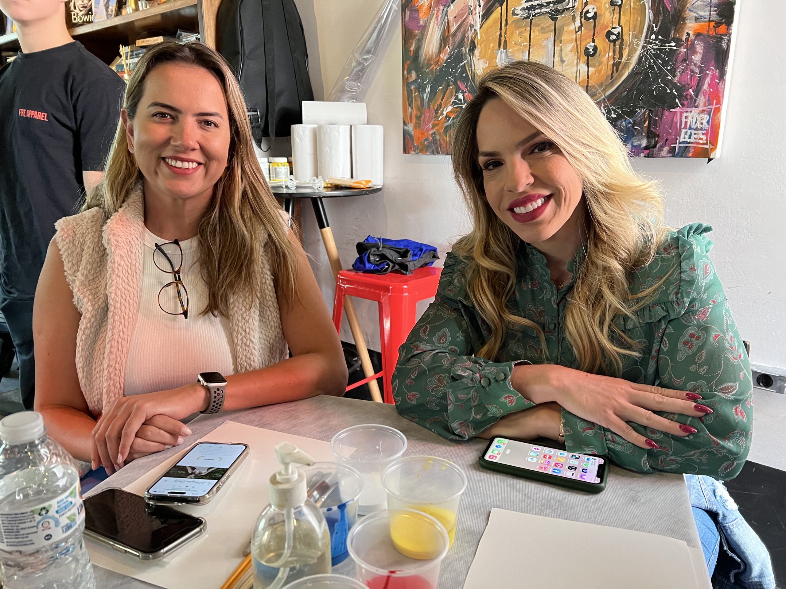 Graziella Delicato, da CCR Aeroportos, e Elisangela Carreira, da Jovem Pan Graziella Delicato, da CCR Aeroportos, e Elisangela Carreira, da Jovem Pan