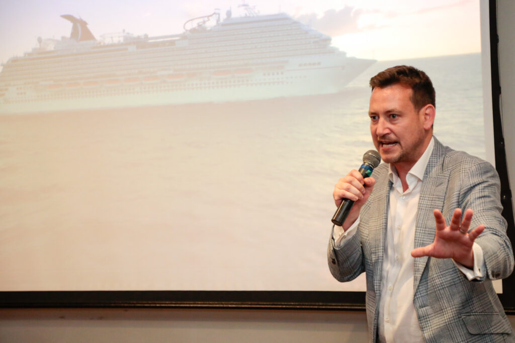 Iain Baillie, vice-presidente de Vendas da Carnival Cruise Line Iain Baillie, vice-presidente de Vendas da Carnival Cruise Line