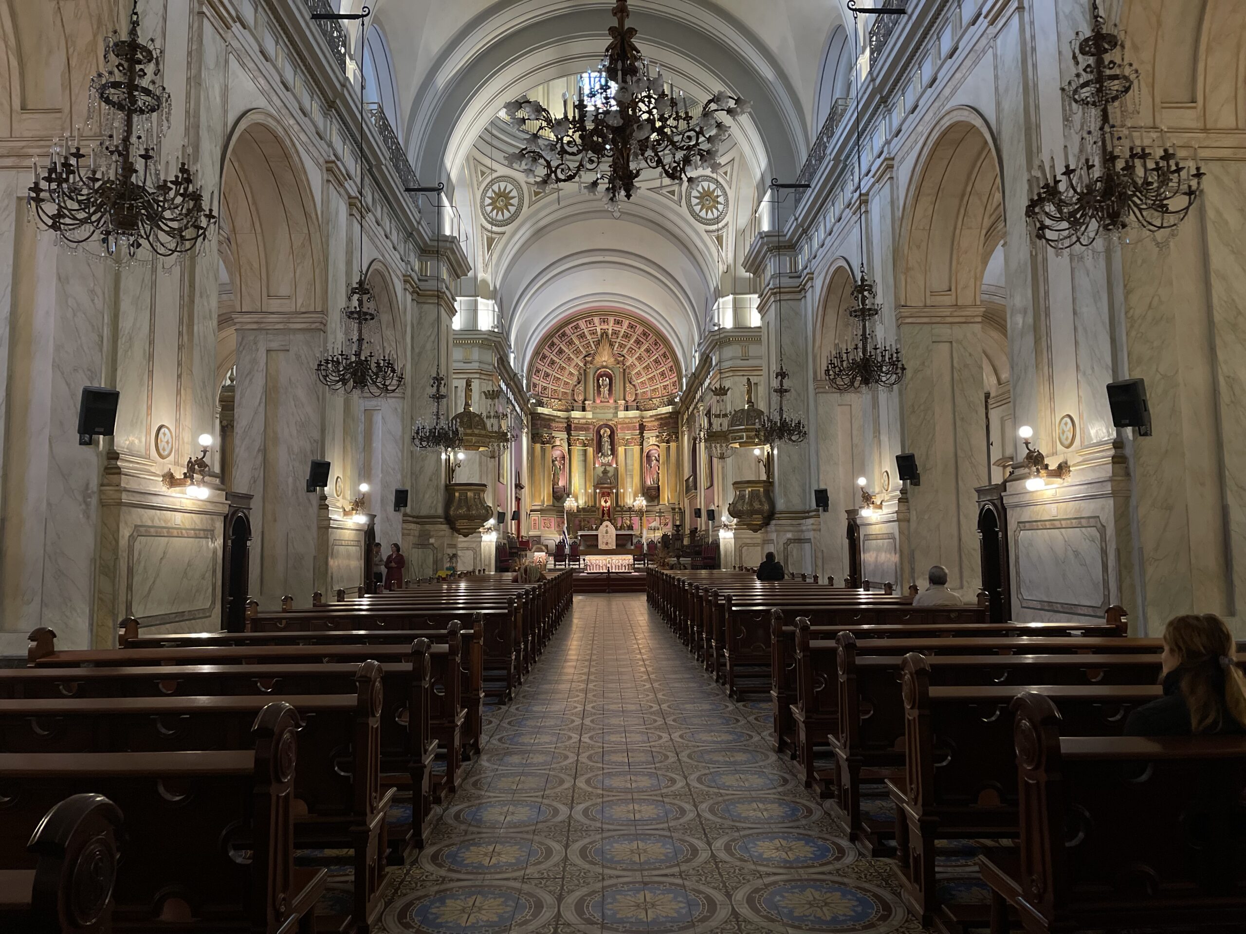 Interior da Catedral de Montevidéu Interior da Catedral de Montevidéu