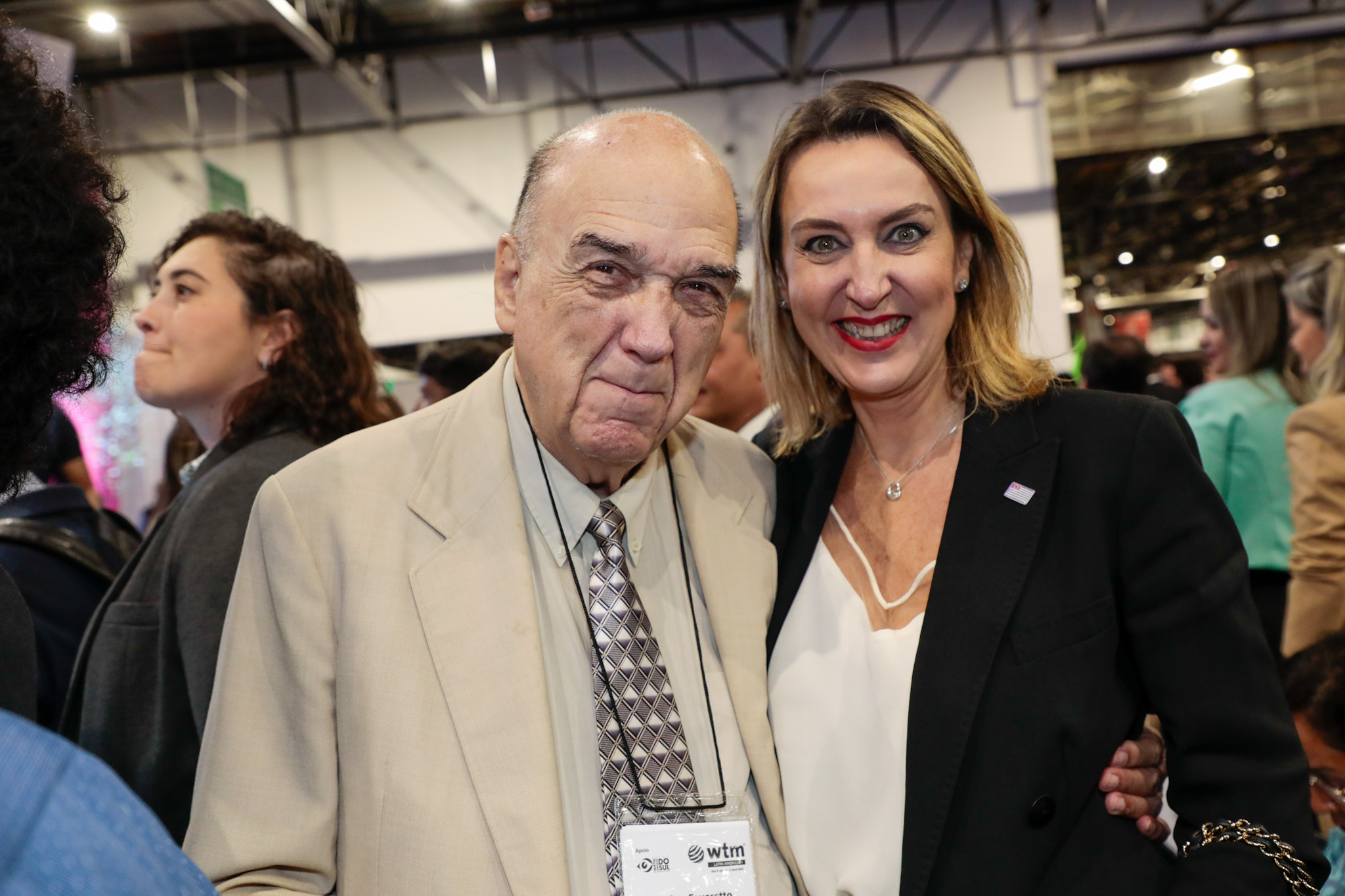 Jarbas Favoretto, e Luciane Leite, secretária executiva de Turismo de São Paulo Jarbas Favoretto, e Luciane Leite, secretária executiva de Turismo de São Paulo