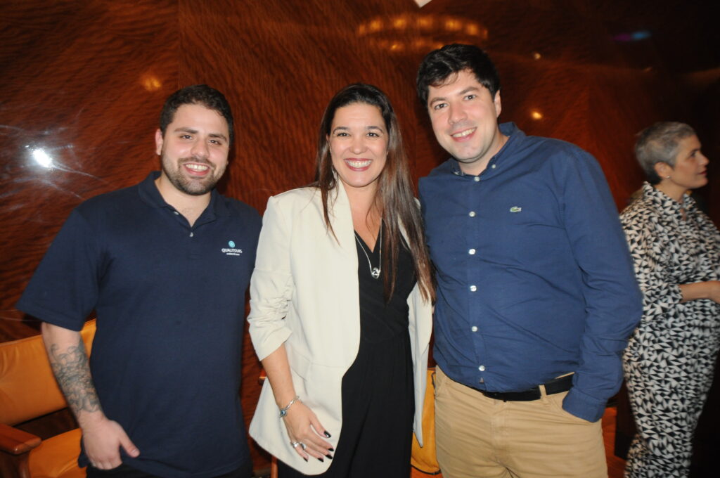 João Pedro, da Qualitours, Sabrina Moretti, da R11, e Paulo Papoy, da Krooze