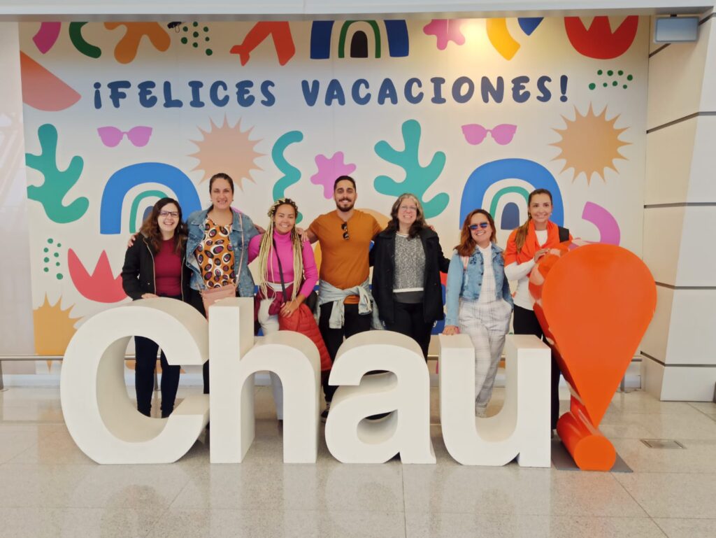 Jornalistas convidados pela JetSmart para conhecer o novo voo e o Uruguai