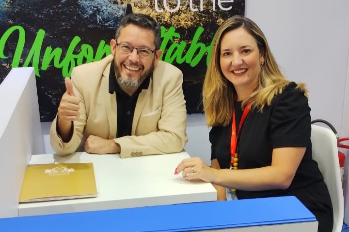 José Perie, do Grand Carima Resort, e Elaine Valente, do Visit Iguassu José Perie, do Grand Carima Resort, e Elaine Valente, do Visit Iguassu