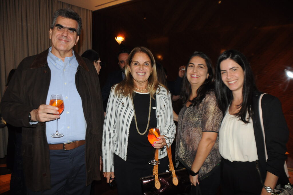 José Augusto Pereira e Martha Pereira, da Check-Out Turismo, Fernanda Furlan, da Kangaroo Tours, e Shimene Asanuma, da Qualitours