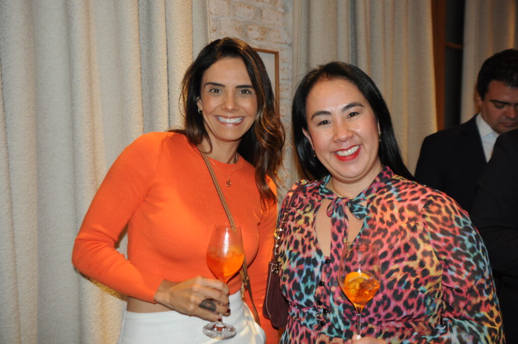 Liliane Leite, da Adventure Club, com Renata Yano, da Teresa Perez