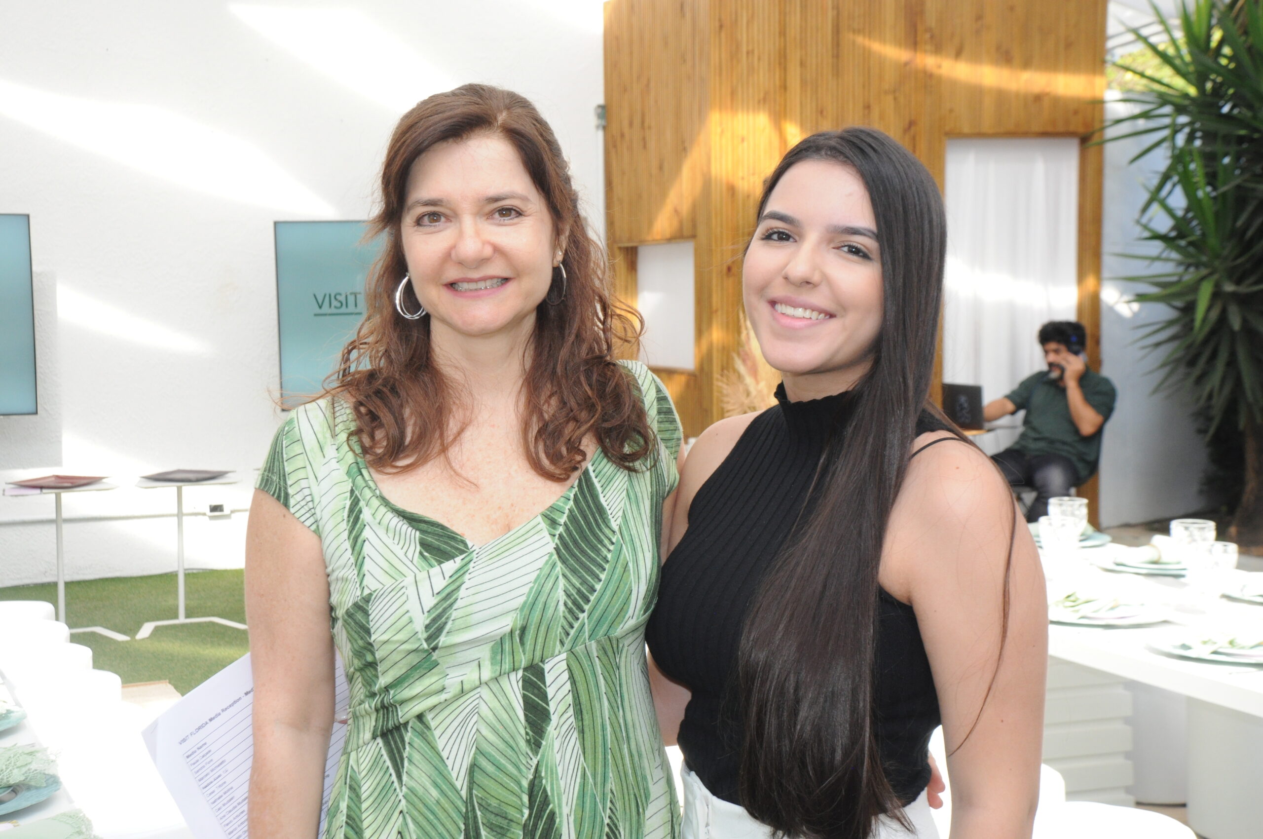 Mitsi Goulias e Renata Catrinacho Mitsi Goulias e Renata Catrinacho
