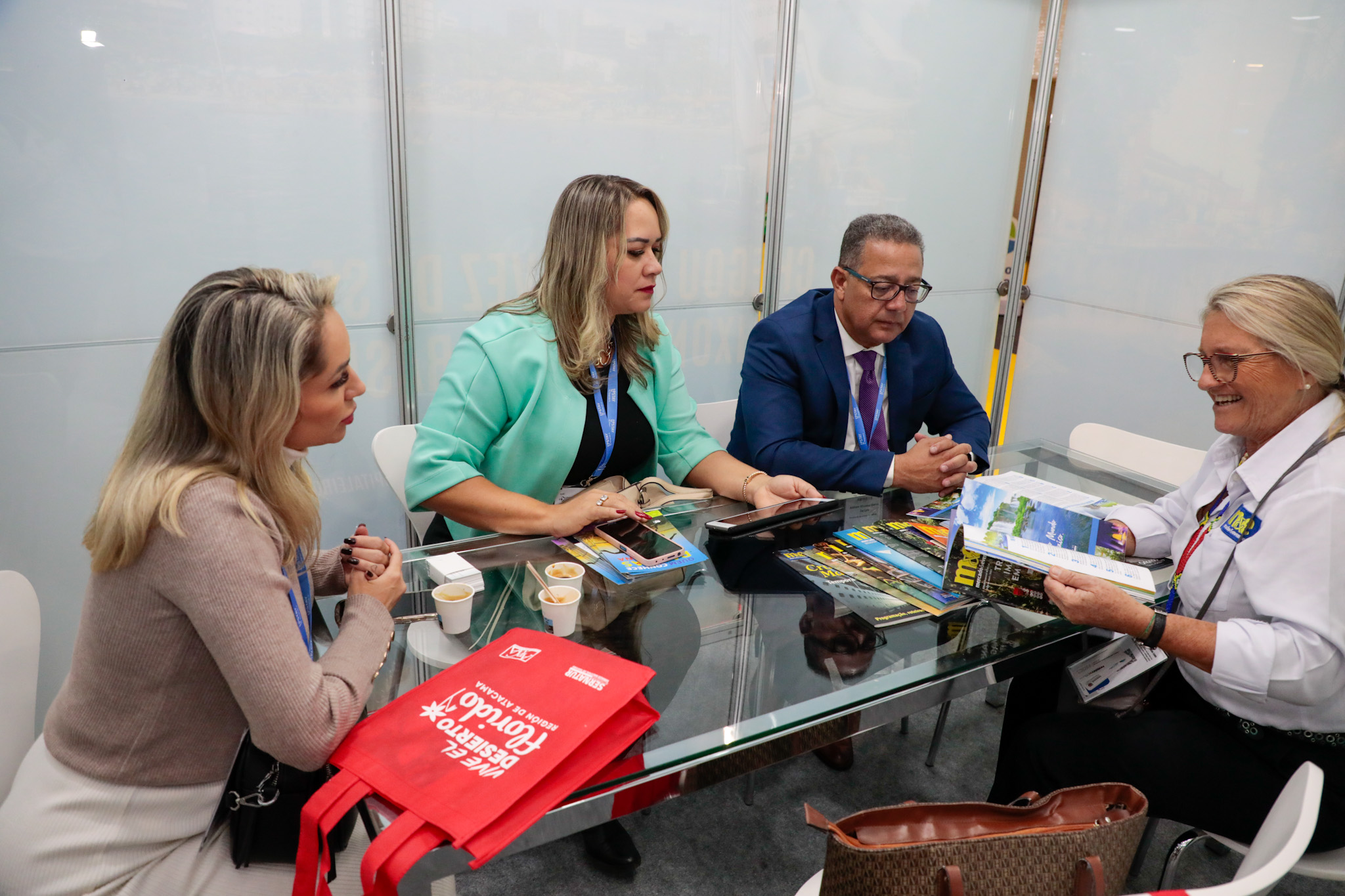 Mônica Hardman, Jocielma Lourenço, Tom Lyra, secretário Municipal do Turismo de Palmas-TO, e Rosa Masgrau, do M&E Mônica Hardman, Jocielma Lourenço, Tom Lyra, secretário Municipal do Turismo de Palmas-TO, e Rosa Masgrau, do M&E