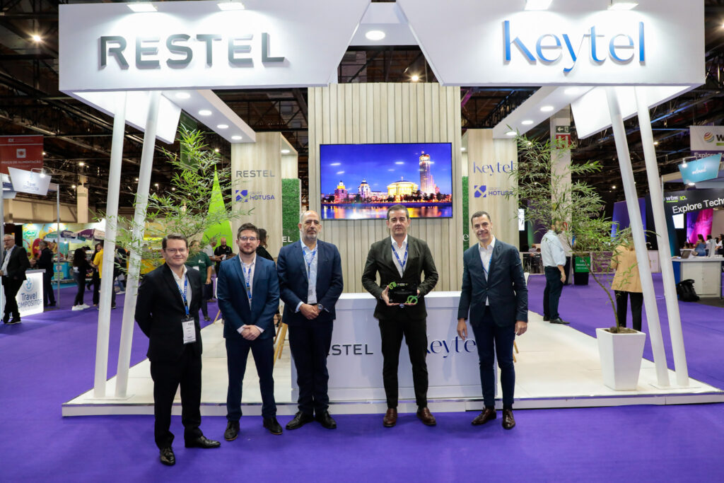 Paulo Pinto Raul Alcázar Ernesto Segura Alberto Barreto Xavier Cortés 1 Grupo Hotusa leva Restel e Keytel para WTM-LA; mercado brasileiro é destaque internacional