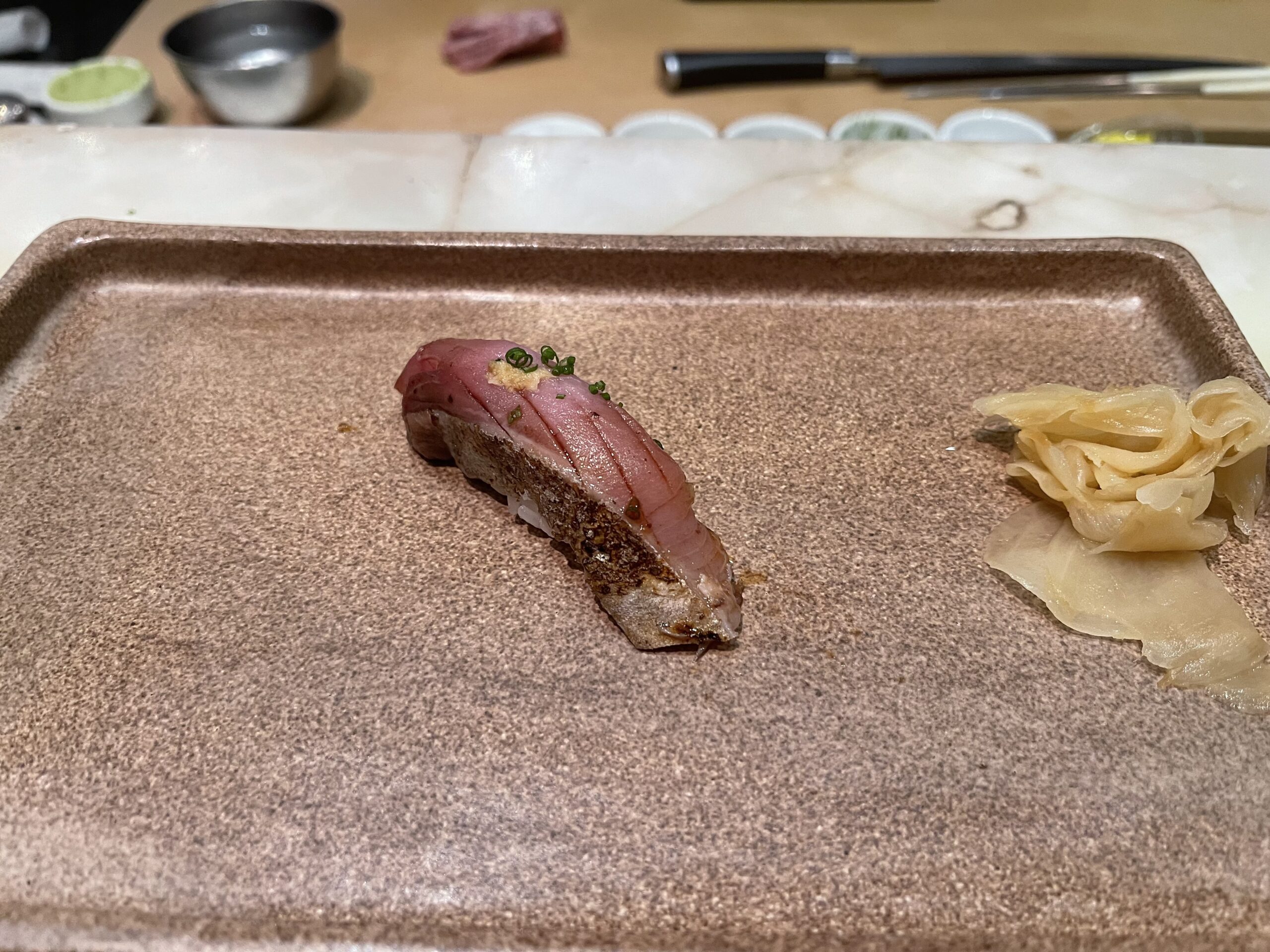 Restaurante MEE, premiado com uma estrela Michelin, é especializado na culinária pan-asiática Restaurante MEE, premiado com uma estrela Michelin, é especializado na culinária pan-asiática