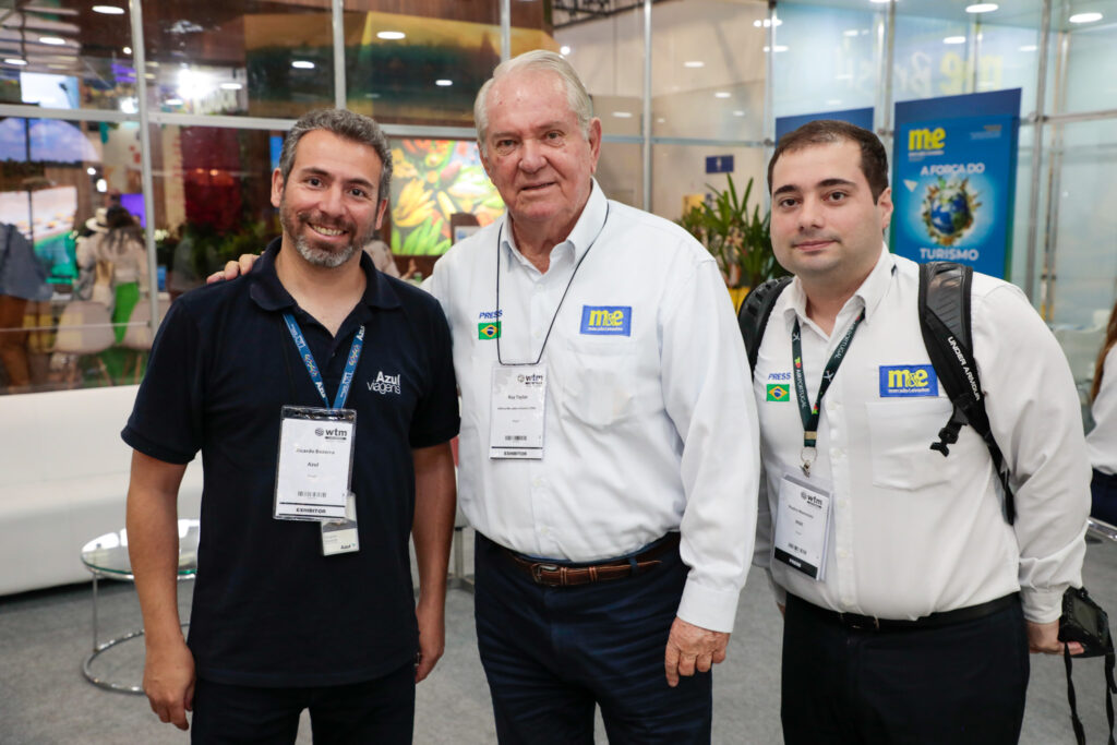 Ricardo Bezerra, da Azul Viagens, Roy Taylor e Pedro Menezes, do M&E
