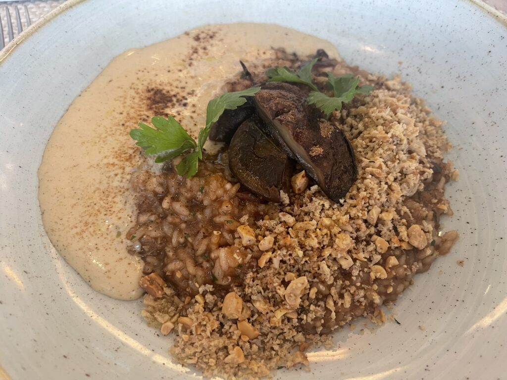 Risoto de shitake servido no Pérgula Risoto de shitake servido no Pérgula