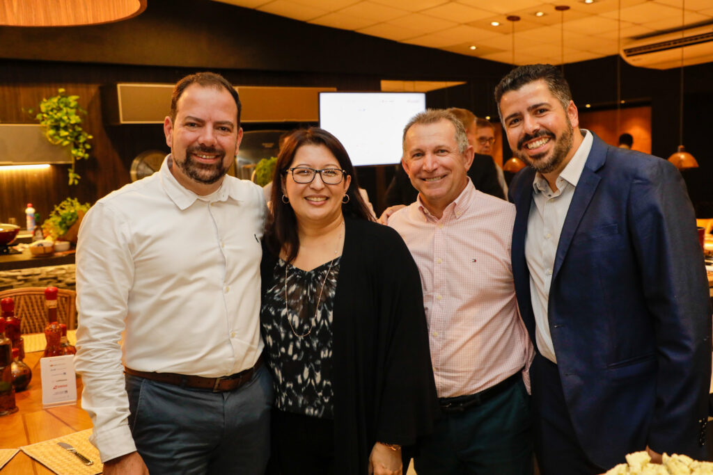 Rodrigo Martines, da CVC Corp, Juliana Abrantes, da Air Canada, Luís Quaggio, da Ancoradouro, e Raphael de Lucca, da Copa Airlines Rodrigo Martines, da CVC Corp, Juliana Abrantes, da Air Canada, Luís Quaggio, da Ancoradouro, e Raphael de Lucca, da Copa Airlines