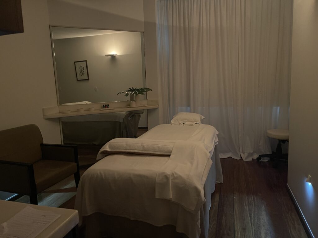 Uma das salas de atendimento do Spa Uma das salas de atendimento do Spa